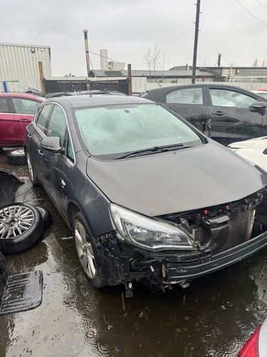 Vauxhall astra petrol 2015 - astra,
